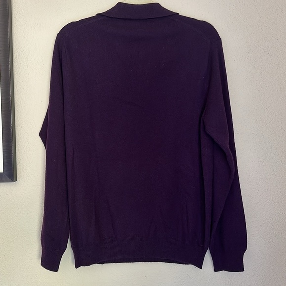 Bloomingdale’s The Men’s Store Purple Cashmere Sweater with Button Collar - Picture 3 of 4